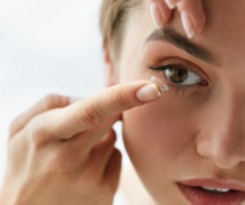 Εφαρμογή φακών επαφής